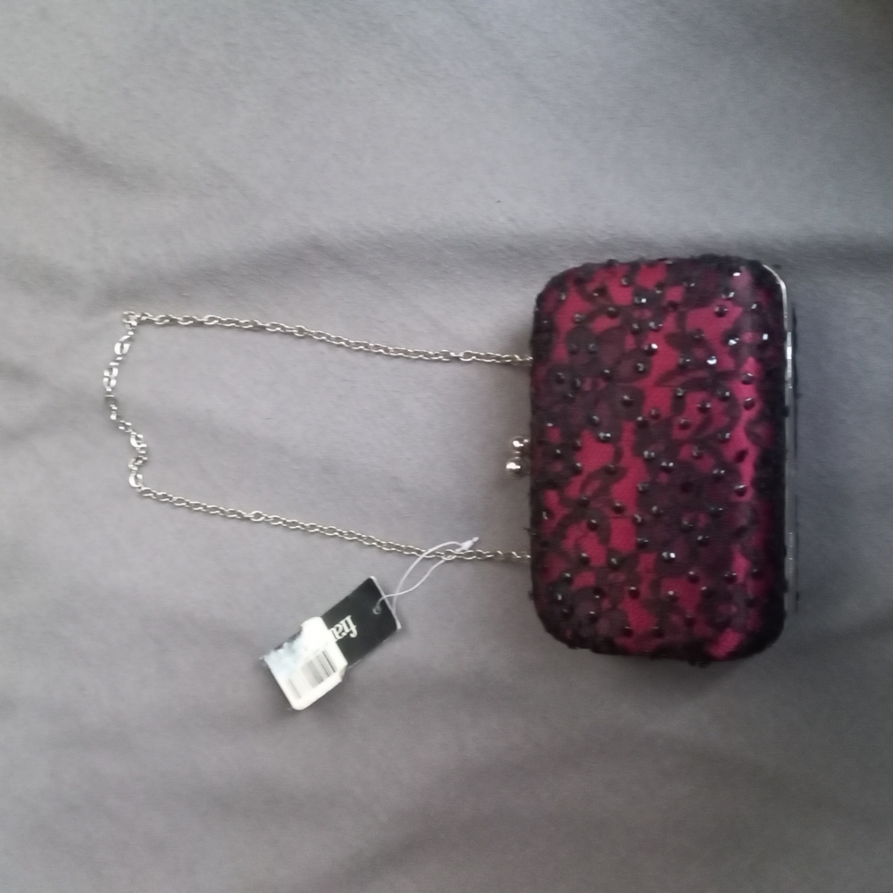 ⚡️3/$25⚡️Lace Cocktail Purse- Red and Black NWT